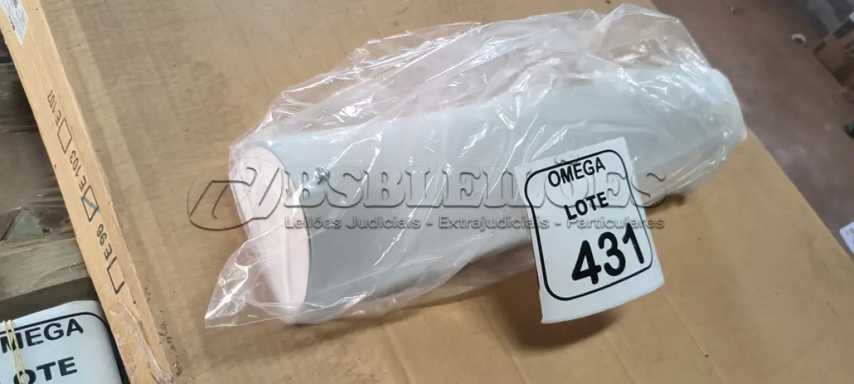 LOTE 431 - 01 ARANDELA TASCHIBRA VIDRO EMBAU 40CM. (NO ESTADO EM QUE SE ENCONTRA. SUJEITO A AVARIAS OCULTAS/VISÍVEIS.)