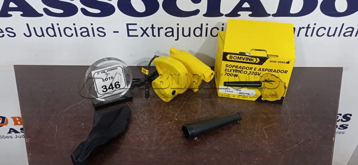 LOTE 346 - 01 SOPRADOR E ASPIRADOR ELÉTRICO 700W 220V (NOVO). (NO ESTADO) ATENÇÃO! FAZER A VISITAÇÃO ANTES DE ARREMATAR, NÃO SABEMOS SE FUNCIONA, LEILÃO NÃO TEM GARANTIA E NEM DEVOLUÇÃO, SUJEITO A POSSÍVEIS AVARIAS VISÍVEIS/OCULTAS E/OU AUSÊNCIA DE COMPONENTES.