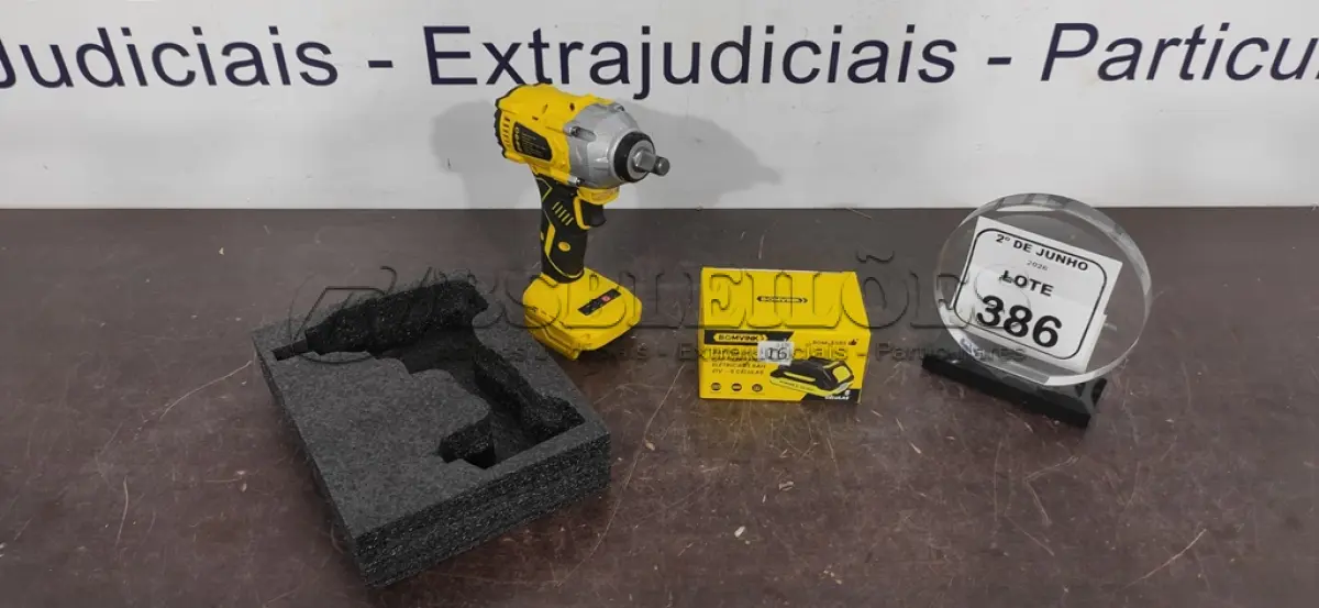 LOTE 386 - 01 CHAVE IMPACTO 21V COM CARREGADOR USB MARCA BOMVINK (NOVO). (NO ESTADO) ATENÇÃO! FAZER A VISITAÇÃO ANTES DE ARREMATAR, NÃO SABEMOS SE FUNCIONA, LEILÃO NÃO TEM GARANTIA E NEM DEVOLUÇÃO, SUJEITO A POSSÍVEIS AVARIAS VISÍVEIS/OCULTAS E/OU AUSÊNCIA DE COMPONENTES.