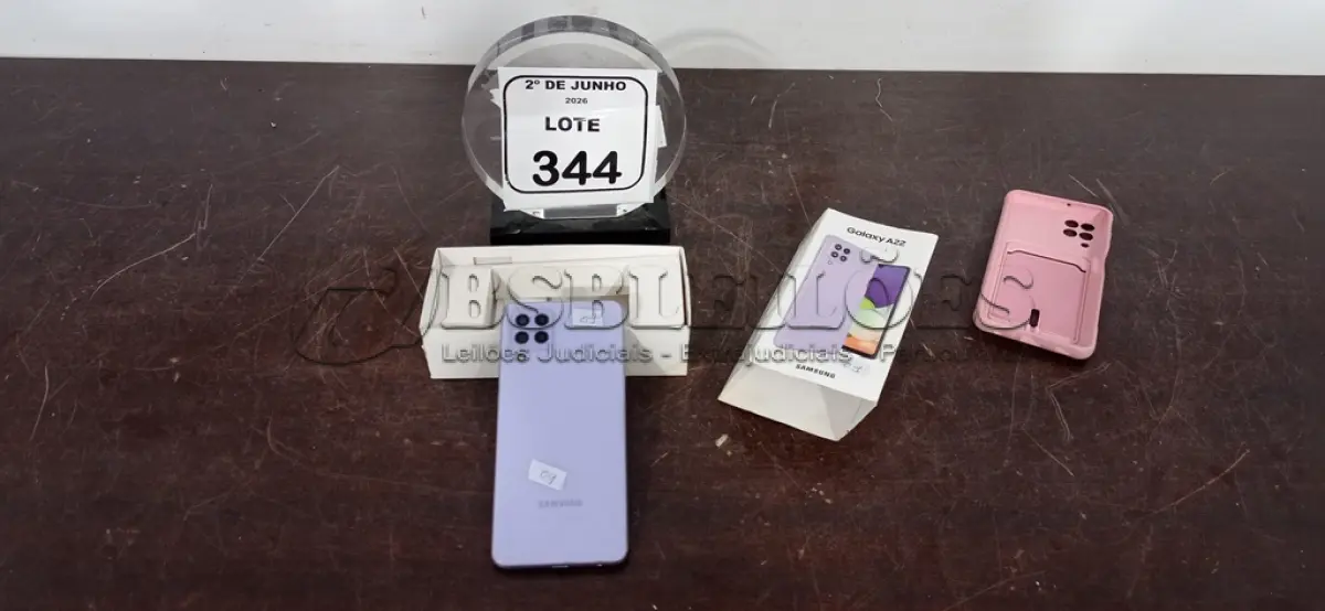 LOTE 344 - 01 SMARTPHONE SAMSUNG GALAXY A22 VIOLETA 128GB. (NO ESTADO) ATENÇÃO! FAZER A VISITAÇÃO ANTES DE ARREMATAR, NÃO SABEMOS SE FUNCIONA, LEILÃO NÃO TEM GARANTIA E NEM DEVOLUÇÃO, SUJEITO A POSSÍVEIS AVARIAS VISÍVEIS/OCULTAS E/OU AUSÊNCIA DE COMPONENTES.