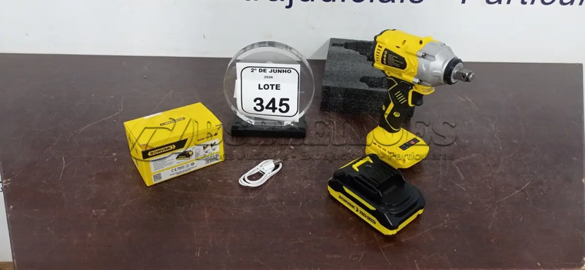 LOTE 345 - 01 CHAVE IMPACTO 21V COM CARREGADOR USB MARCA BOMVINK (NOVO). (NO ESTADO) ATENÇÃO! FAZER A VISITAÇÃO ANTES DE ARREMATAR, NÃO SABEMOS SE FUNCIONA, LEILÃO NÃO TEM GARANTIA E NEM DEVOLUÇÃO, SUJEITO A POSSÍVEIS AVARIAS VISÍVEIS/OCULTAS E/OU AUSÊNCIA DE COMPONENTES.