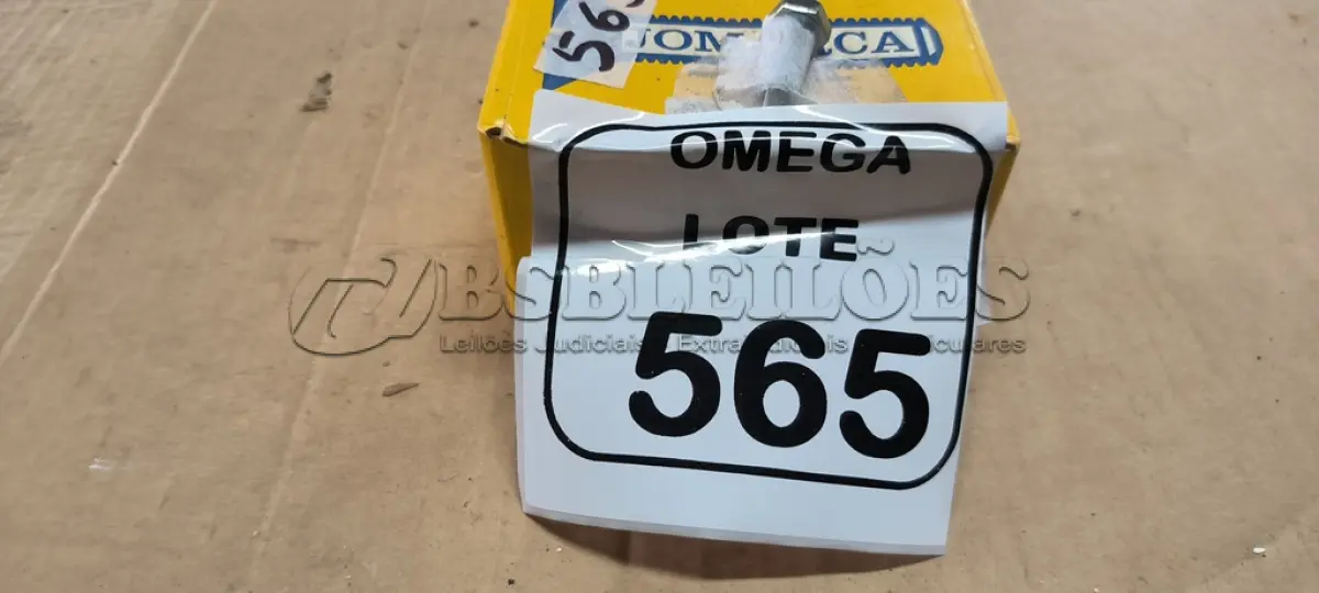 LOTE 565 - 100 PARAFUSOS SEXTAVADOS ZINCADO BRANCO 3/8X1". (NO ESTADO EM QUE SE ENCONTRA. SUJEITO A AVARIAS OCULTAS/VISÍVEIS.)