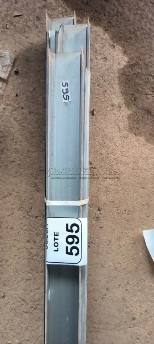 LOTE 595 - 09 PERFIS GUIA 70MM AÇO PAREDE - PARA DRYWALL. (NO ESTADO EM QUE SE ENCONTRA. SUJEITO A AVARIAS OCULTAS/VISÍVEIS.)