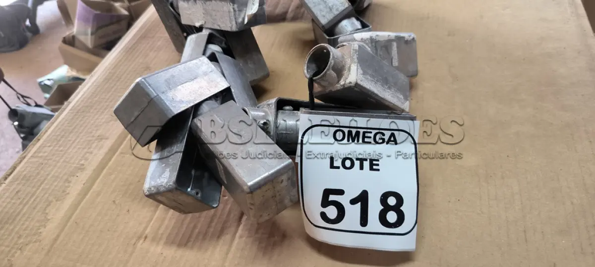 LOTE 518 - 24 CAIXAS PETROLETE ( E ) 3/4". (NO ESTADO EM QUE SE ENCONTRA. SUJEITO A AVARIAS OCULTAS/VISÍVEIS.)