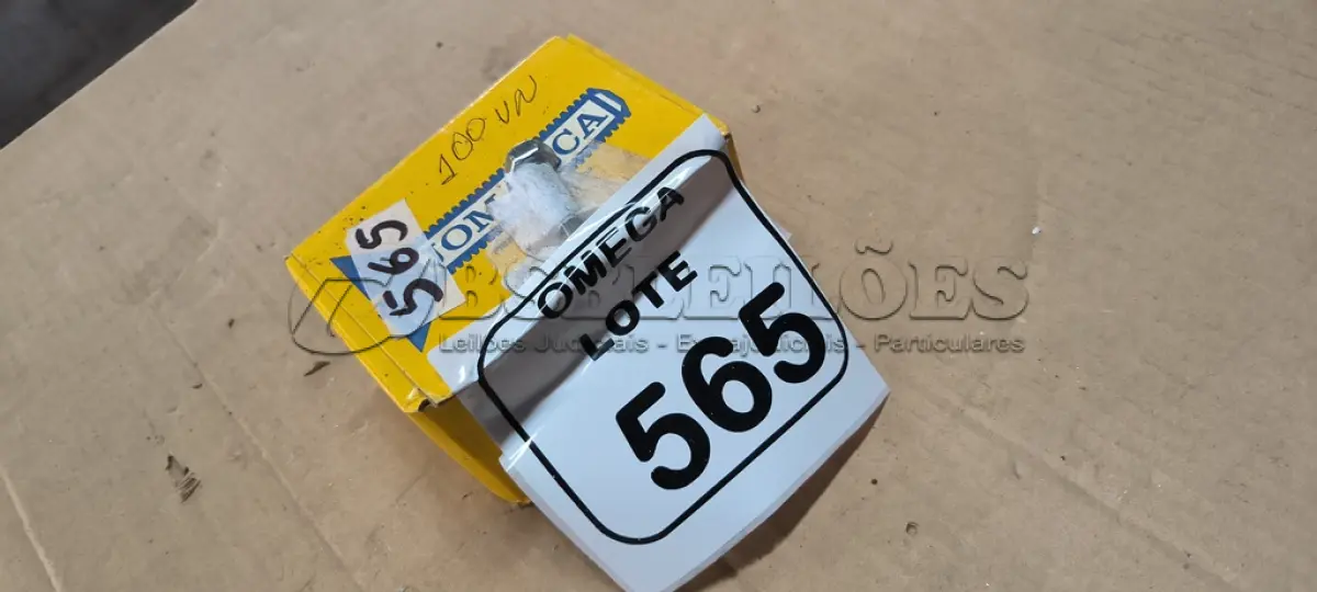 LOTE 565 - 100 PARAFUSOS SEXTAVADOS ZINCADO BRANCO 3/8X1". (NO ESTADO EM QUE SE ENCONTRA. SUJEITO A AVARIAS OCULTAS/VISÍVEIS.)