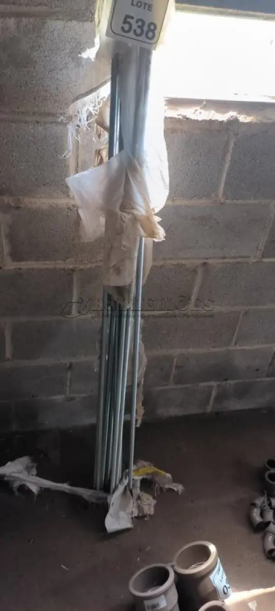 LOTE 538 - 08 BARRAS ROSCADAS DE 1" COM 3,0 M. (NO ESTADO EM QUE SE ENCONTRA. SUJEITO A AVARIAS OCULTAS/VISÍVEIS.)