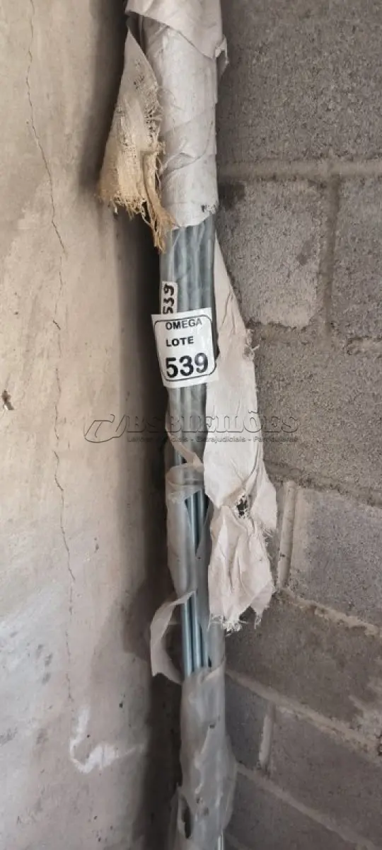 LOTE 539 - 10 BARRAS ROSCADAS DE 1" COM 3,0 M. (NO ESTADO EM QUE SE ENCONTRA. SUJEITO A AVARIAS OCULTAS/VISÍVEIS.)