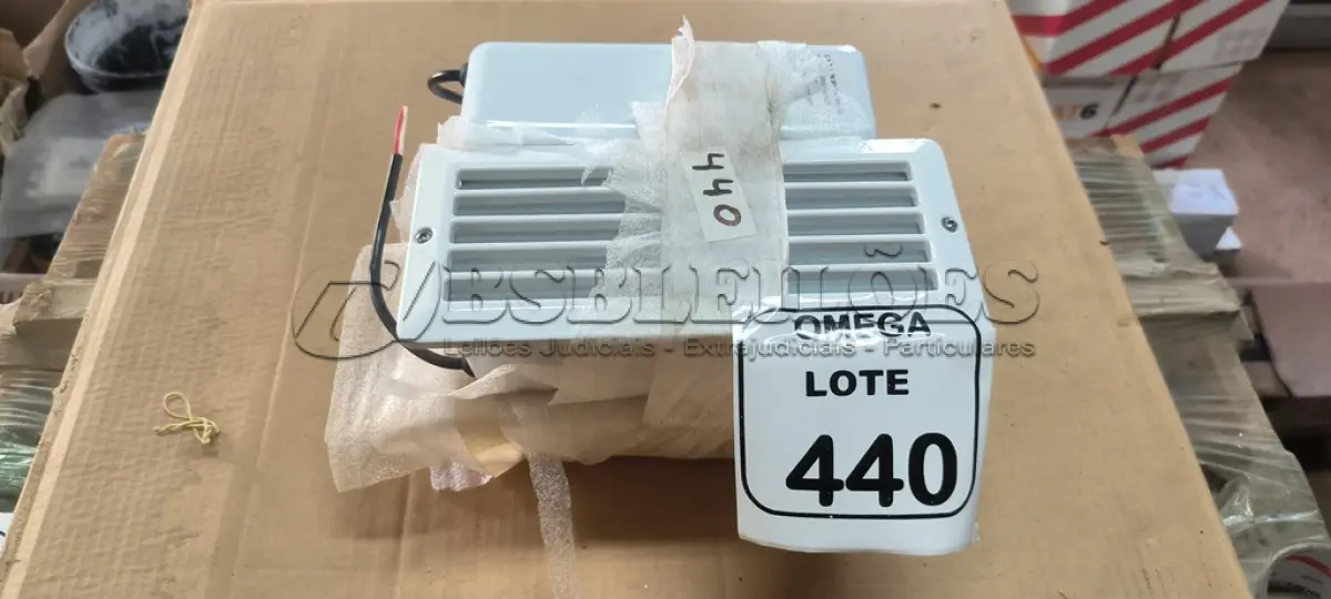 LOTE 440 - 04 LUMINÁRIAS DE EMBUTIR PARA ÁREAS MOLHADA 15 CM. (NO ESTADO EM QUE SE ENCONTRA. SUJEITO A AVARIAS OCULTAS/VISÍVEIS.)