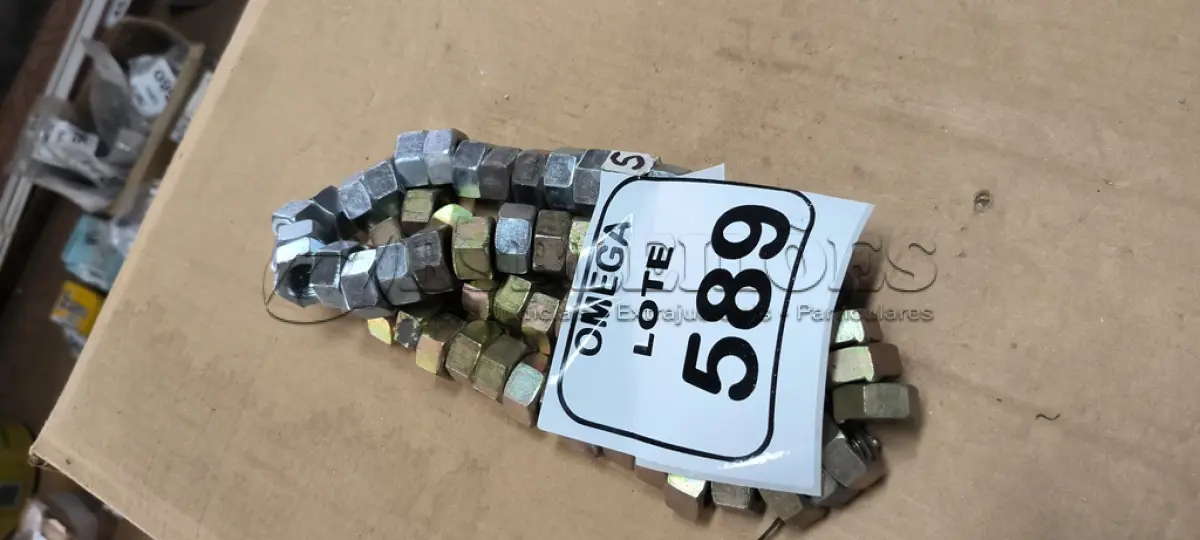 LOTE 589 - 50 PORCAS SEXTAVADAS POLIDA M13 X 1.5. (NO ESTADO EM QUE SE ENCONTRA. SUJEITO A AVARIAS OCULTAS/VISÍVEIS.)