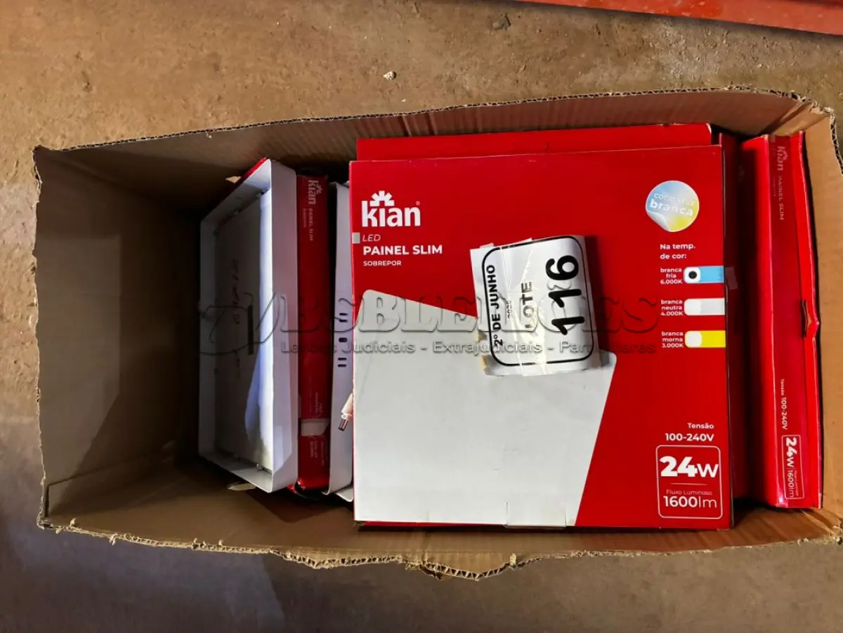 LOTE 116 - 17 LUMINÁRIAS PAINÉIS SLIM DE SOBREPOR 24W MARCA KIAM. (NO ESTADO) ATENÇÃO! FAZER A VISITAÇÃO ANTES DE ARREMATAR, NÃO SABEMOS SE FUNCIONA, LEILÃO NÃO TEM GARANTIA E NEM DEVOLUÇÃO, SUJEITO A POSSÍVEIS AVARIAS VISÍVEIS/OCULTAS E/OU AUSÊNCIA DE COMPONENTES.