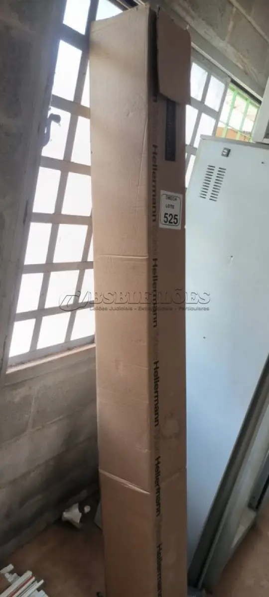 LOTE 525 - 04 CANALETAS PLÁSTICAS P/ PROTEÇÃO E ROTEAMENTO DE FIOS E CABOS 50X80. (NO ESTADO EM QUE SE ENCONTRA. SUJEITO A AVARIAS OCULTAS/VISÍVEIS.)