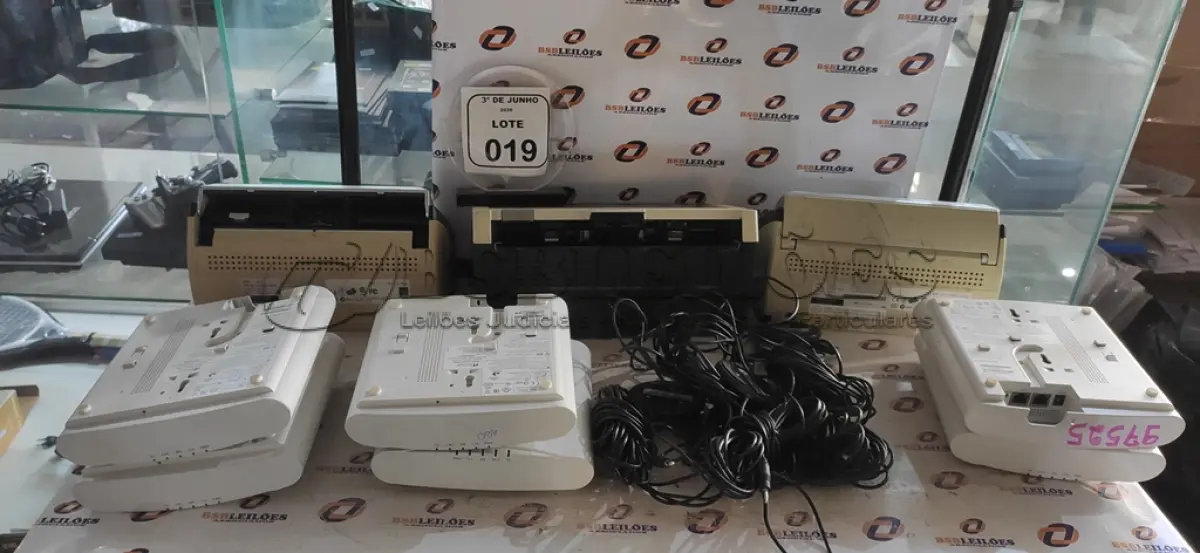 LOTE 019 - 06 ROTEADORES E 03 SCANNERS DE MARCAS E MODELOS DIVERSOS. (NO ESTADO) ATENÇÃO! FAZER A VISITAÇÃO ANTES DE ARREMATAR, NÃO SABEMOS SE FUNCIONA, LEILÃO NÃO TEM GARANTIA E NEM DEVOLUÇÃO, SUJEITO A POSSÍVEIS AVARIAS VISÍVEIS/OCULTAS E/OU AUSÊNCIA DE COMPONENTES.