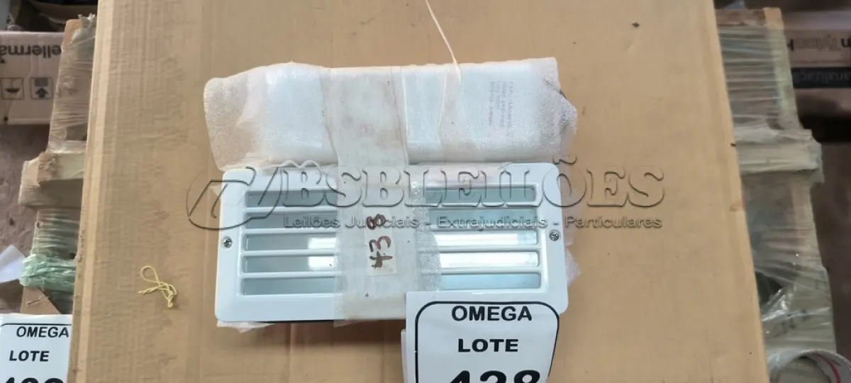 LOTE 438 - 04 LUMINÁRIAS DE EMBUTIR PARA ÁREAS MOLHADA 15 CM. (NO ESTADO EM QUE SE ENCONTRA. SUJEITO A AVARIAS OCULTAS/VISÍVEIS.)