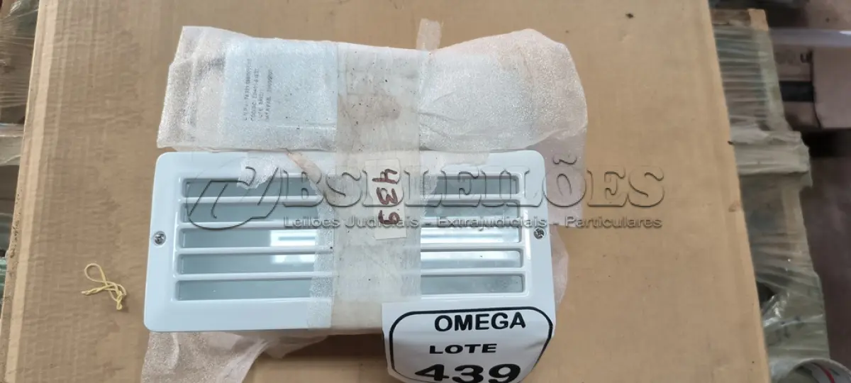 LOTE 439 - 04 LUMINÁRIAS DE EMBUTIR PARA ÁREAS MOLHADA 15 CM. (NO ESTADO EM QUE SE ENCONTRA. SUJEITO A AVARIAS OCULTAS/VISÍVEIS.)