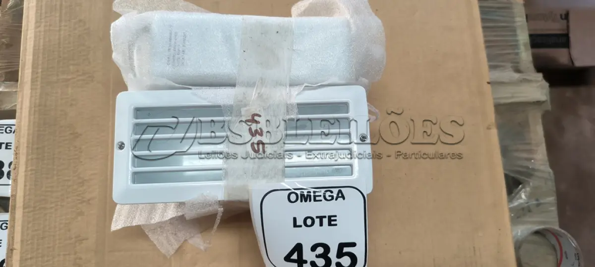 LOTE 435 - 04 LUMINÁRIAS DE EMBUTIR PARA ÁREAS MOLHADA 15 CM. (NO ESTADO EM QUE SE ENCONTRA. SUJEITO A AVARIAS OCULTAS/VISÍVEIS.)