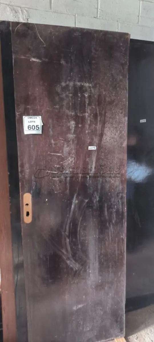 LOTE 605 - 03 PORTAS DE MADEIRA 70X210. (NO ESTADO EM QUE SE ENCONTRA. SUJEITO A AVARIAS OCULTAS/VISÍVEIS.) 