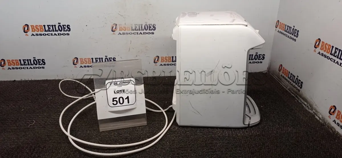 LOTE 501 - 01 PURIFICADOR DE ÁGUA 220V MARCA ELECTROLUX. (NO ESTADO) ATENÇÃO! FAZER A VISITAÇÃO ANTES DE ARREMATAR, NÃO SABEMOS SE FUNCIONA, LEILÃO NÃO TEM GARANTIA E NEM DEVOLUÇÃO, SUJEITO A POSSÍVEIS AVARIAS VISÍVEIS/OCULTAS E/OU AUSÊNCIA DE COMPONENTES.