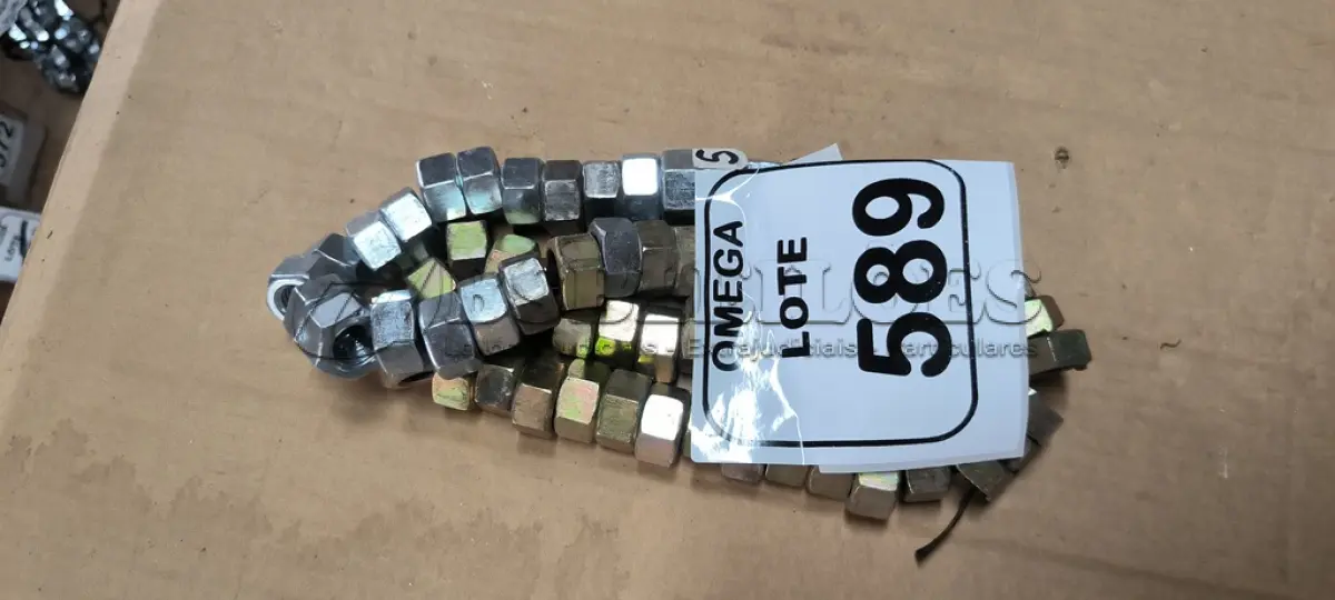 LOTE 589 - 50 PORCAS SEXTAVADAS POLIDA M13 X 1.5. (NO ESTADO EM QUE SE ENCONTRA. SUJEITO A AVARIAS OCULTAS/VISÍVEIS.)