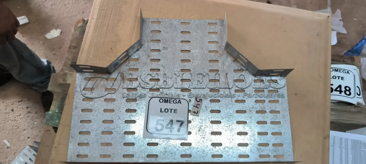 LOTE 547 - 01 TÊ DE REDUÇÃO LISO - 200X50 PARA ELETROCALHA. (NO ESTADO EM QUE SE ENCONTRA. SUJEITO A AVARIAS OCULTAS/VISÍVEIS.)