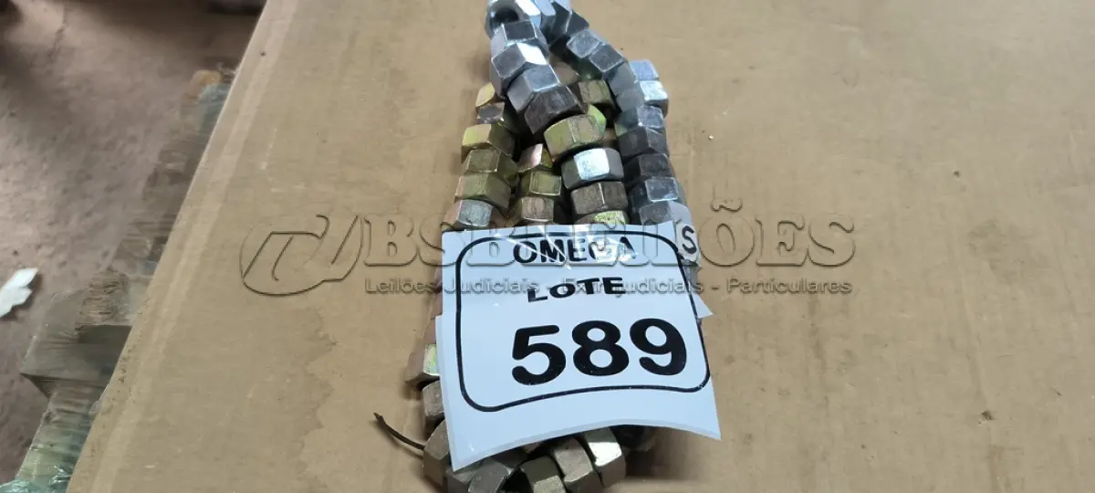 LOTE 589 - 50 PORCAS SEXTAVADAS POLIDA M13 X 1.5. (NO ESTADO EM QUE SE ENCONTRA. SUJEITO A AVARIAS OCULTAS/VISÍVEIS.)