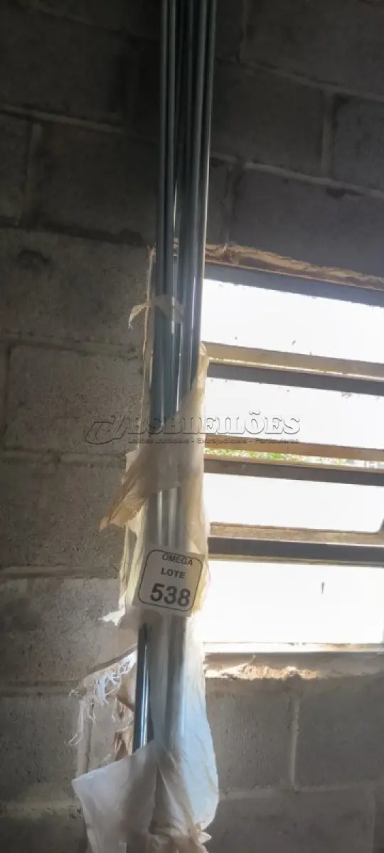 LOTE 538 - 08 BARRAS ROSCADAS DE 1" COM 3,0 M. (NO ESTADO EM QUE SE ENCONTRA. SUJEITO A AVARIAS OCULTAS/VISÍVEIS.)