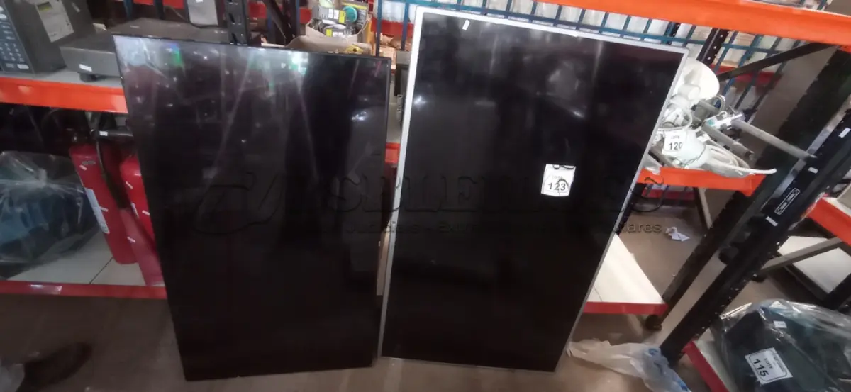 LOTE 123 - 01 TV 55’’ MARCA SAMSUNG  01 TV 60’’MARCA LG PARA RETIRADA DE PEÇAS. (NO ESTADO) ATENÇÃO! FAZER A VISITAÇÃO ANTES DE ARREMATAR, NÃO SABEMOS SE FUNCIONA, LEILÃO NÃO TEM GARANTIA E NEM DEVOLUÇÃO, SUJEITO A POSSÍVEIS AVARIAS VISÍVEIS/OCULTAS E/OU AUSÊNCIA DE COMPONENTES.