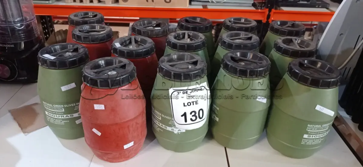 LOTE 130 - 15 POTES DE AZEITONA VAZIOS. (NO ESTADO) ATENÇÃO! FAZER A VISITAÇÃO ANTES DE ARREMATAR, NÃO SABEMOS SE FUNCIONA, LEILÃO NÃO TEM GARANTIA E NEM DEVOLUÇÃO, SUJEITO A POSSÍVEIS AVARIAS VISÍVEIS/OCULTAS E/OU AUSÊNCIA DE COMPONENTES.
