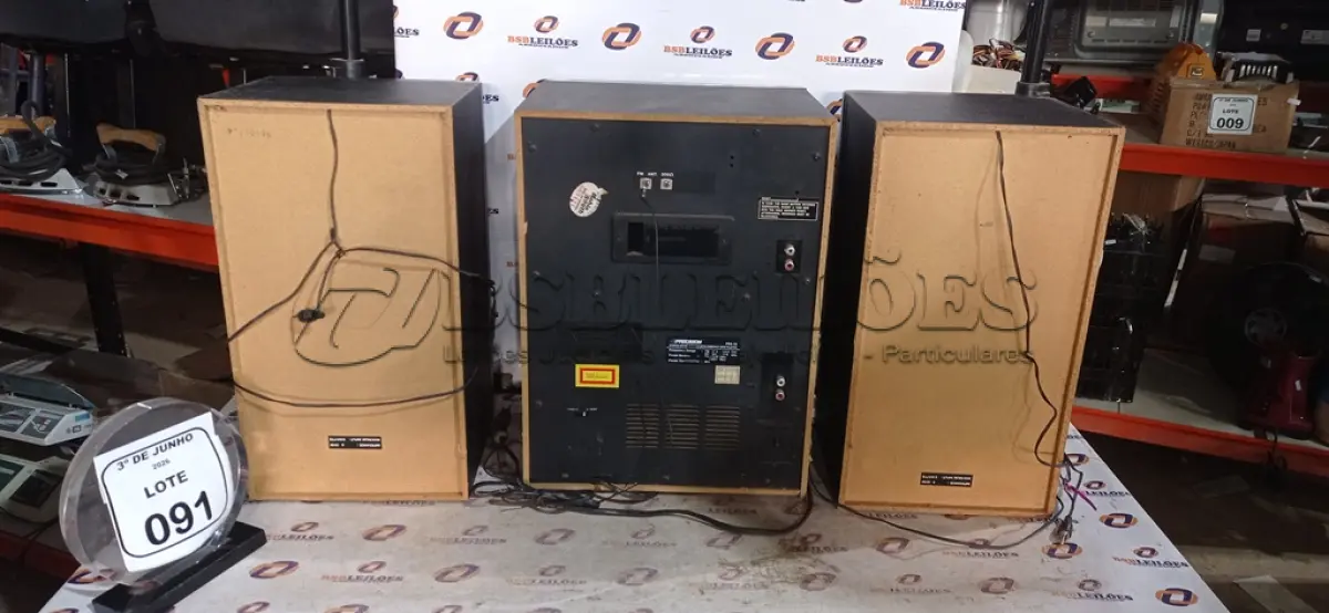 LOTE 091 - 01 MINI SYSTEM COM 02 CAIXAS MARCA PRECISION. (NO ESTADO) ATENÇÃO! FAZER A VISITAÇÃO ANTES DE ARREMATAR, NÃO SABEMOS SE FUNCIONA, LEILÃO NÃO TEM GARANTIA E NEM DEVOLUÇÃO, SUJEITO A POSSÍVEIS AVARIAS VISÍVEIS/OCULTAS E/OU AUSÊNCIA DE COMPONENTES.