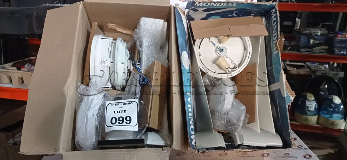 LOTE 099 - 02 VENTILADORES DE TETO. (NO ESTADO) ATENÇÃO! FAZER A VISITAÇÃO ANTES DE ARREMATAR, NÃO SABEMOS SE FUNCIONA, LEILÃO NÃO TEM GARANTIA E NEM DEVOLUÇÃO, SUJEITO A POSSÍVEIS AVARIAS VISÍVEIS/OCULTAS E/OU AUSÊNCIA DE COMPONENTES.