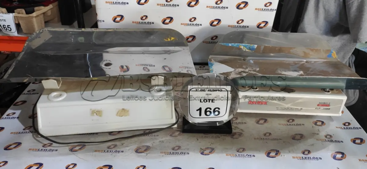 LOTE 166 - 02 BALANÇAS PEDIÁTRICAS. (NO ESTADO) ATENÇÃO! FAZER A VISITAÇÃO ANTES DE ARREMATAR, NÃO SABEMOS SE FUNCIONA, LEILÃO NÃO TEM GARANTIA E NEM DEVOLUÇÃO, SUJEITO A POSSÍVEIS AVARIAS VISÍVEIS/OCULTAS E/OU AUSÊNCIA DE COMPONENTES.