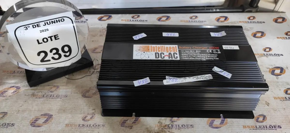 LOTE 239 - 01 INVERSOR E CARREGADOR DE BATERIA DC-AC 600W MARCA INTELLIGENT. (NO ESTADO) ATENÇÃO! FAZER A VISITAÇÃO ANTES DE ARREMATAR, NÃO SABEMOS SE FUNCIONA, LEILÃO NÃO TEM GARANTIA E NEM DEVOLUÇÃO, SUJEITO A POSSÍVEIS AVARIAS VISÍVEIS/OCULTAS E/OU AUSÊNCIA DE COMPONENTES.