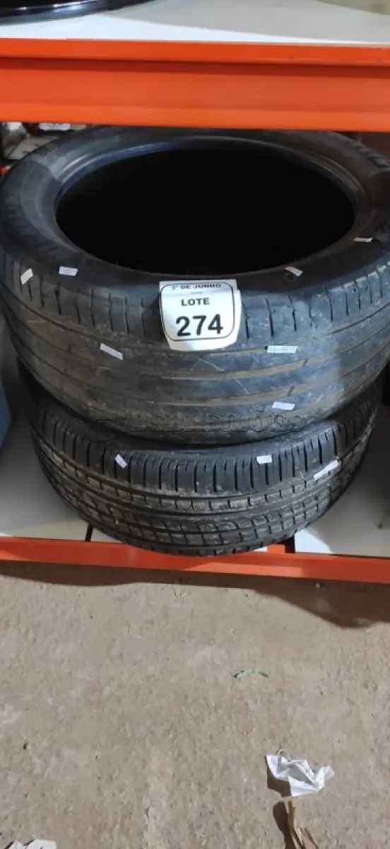 LOTE 274 - 01 PNEU 275/45 R20 E 01 PNEU 275/40 2R 20. (NO ESTADO) ATENÇÃO! FAZER A VISITAÇÃO ANTES DE ARREMATAR, NÃO SABEMOS SE FUNCIONA, LEILÃO NÃO TEM GARANTIA E NEM DEVOLUÇÃO, SUJEITO A POSSÍVEIS AVARIAS VISÍVEIS/OCULTAS E/OU AUSÊNCIA DE COMPONENTES.