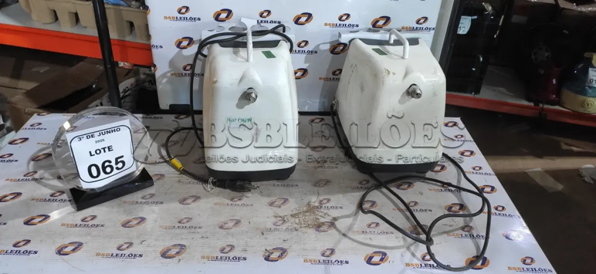 LOTE 065 - 02 COMPRESSORES ODONTOLÓGICOS 220V. (NO ESTADO) ATENÇÃO! FAZER A VISITAÇÃO ANTES DE ARREMATAR, NÃO SABEMOS SE FUNCIONA, LEILÃO NÃO TEM GARANTIA E NEM DEVOLUÇÃO, SUJEITO A POSSÍVEIS AVARIAS VISÍVEIS/OCULTAS E/OU AUSÊNCIA DE COMPONENTES.