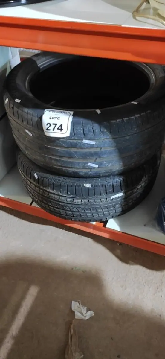 LOTE 274 - 01 PNEU 275/45 R20 E 01 PNEU 275/40 2R 20. (NO ESTADO) ATENÇÃO! FAZER A VISITAÇÃO ANTES DE ARREMATAR, NÃO SABEMOS SE FUNCIONA, LEILÃO NÃO TEM GARANTIA E NEM DEVOLUÇÃO, SUJEITO A POSSÍVEIS AVARIAS VISÍVEIS/OCULTAS E/OU AUSÊNCIA DE COMPONENTES.