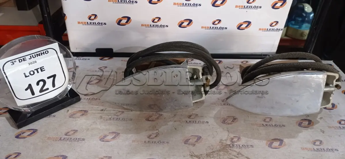 LOTE 127 - 02 FERROS DE PASSAR A GÁS. (NO ESTADO) ATENÇÃO! FAZER A VISITAÇÃO ANTES DE ARREMATAR, NÃO SABEMOS SE FUNCIONA, LEILÃO NÃO TEM GARANTIA E NEM DEVOLUÇÃO, SUJEITO A POSSÍVEIS AVARIAS VISÍVEIS/OCULTAS E/OU AUSÊNCIA DE COMPONENTES.