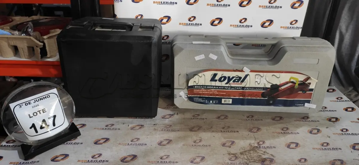 LOTE 147 - 02 CASES PARA FERRAMENTAS. (NO ESTADO) ATENÇÃO! FAZER A VISITAÇÃO ANTES DE ARREMATAR, NÃO SABEMOS SE FUNCIONA, LEILÃO NÃO TEM GARANTIA E NEM DEVOLUÇÃO, SUJEITO A POSSÍVEIS AVARIAS VISÍVEIS/OCULTAS E/OU AUSÊNCIA DE COMPONENTES.