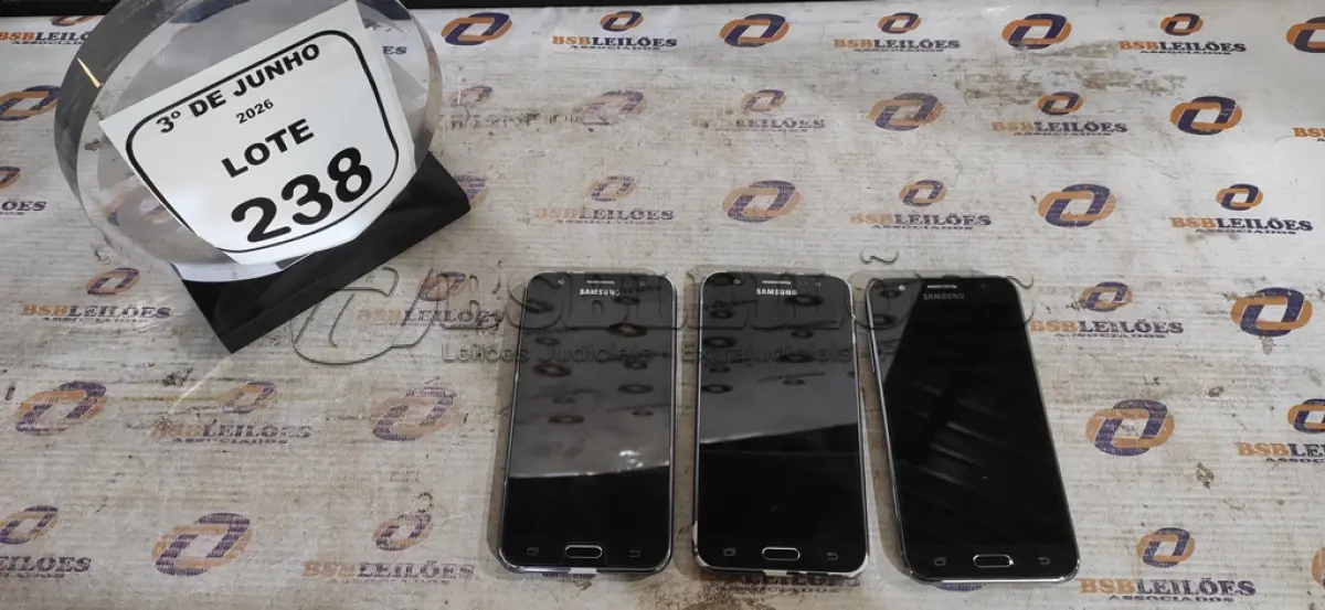 LOTE 238 - 03 CELULARES SAMSUNG MODELO J5. (NO ESTADO) ATENÇÃO! FAZER A VISITAÇÃO ANTES DE ARREMATAR, NÃO SABEMOS SE FUNCIONA, LEILÃO NÃO TEM GARANTIA E NEM DEVOLUÇÃO, SUJEITO A POSSÍVEIS AVARIAS VISÍVEIS/OCULTAS E/OU AUSÊNCIA DE COMPONENTES.