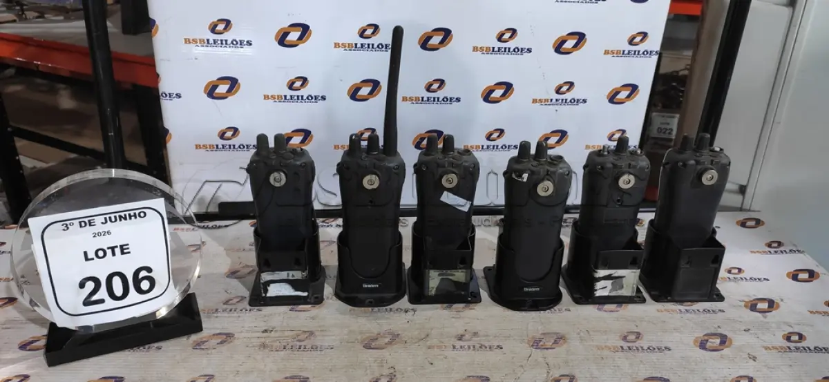 LOTE 206 - 06 RÁDIOS COMUNICADORES MODELO ATLANTIS 250 MARCA UNIDEN COM BASE DE CARREGADOR. (NO ESTADO) ATENÇÃO! FAZER A VISITAÇÃO ANTES DE ARREMATAR, NÃO SABEMOS SE FUNCIONA, LEILÃO NÃO TEM GARANTIA E NEM DEVOLUÇÃO, SUJEITO A POSSÍVEIS AVARIAS VISÍVEIS/OCULTAS E/OU AUSÊNCIA DE COMPONENTES.
