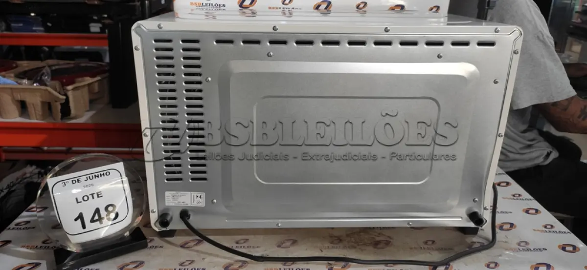 LOTE 148 - 01 FORNO ELÉTRICO 52L 220V MARCA MONDIAL. (NO ESTADO) ATENÇÃO! FAZER A VISITAÇÃO ANTES DE ARREMATAR, NÃO SABEMOS SE FUNCIONA, LEILÃO NÃO TEM GARANTIA E NEM DEVOLUÇÃO, SUJEITO A POSSÍVEIS AVARIAS VISÍVEIS/OCULTAS E/OU AUSÊNCIA DE COMPONENTES.