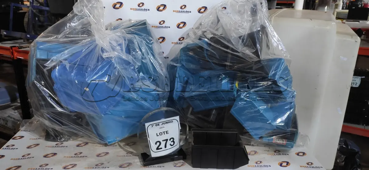 LOTE 273 - 01 LOTE COM GRANDE QUANTIDADE DE CAIXAS DE PLÁSTICO ORGANIZADORAS DE PARAFUSOS. (NO ESTADO) ATENÇÃO! FAZER A VISITAÇÃO ANTES DE ARREMATAR, NÃO SABEMOS SE FUNCIONA, LEILÃO NÃO TEM GARANTIA E NEM DEVOLUÇÃO, SUJEITO A POSSÍVEIS AVARIAS VISÍVEIS/OCULTAS E/OU AUSÊNCIA DE COMPONENTES.