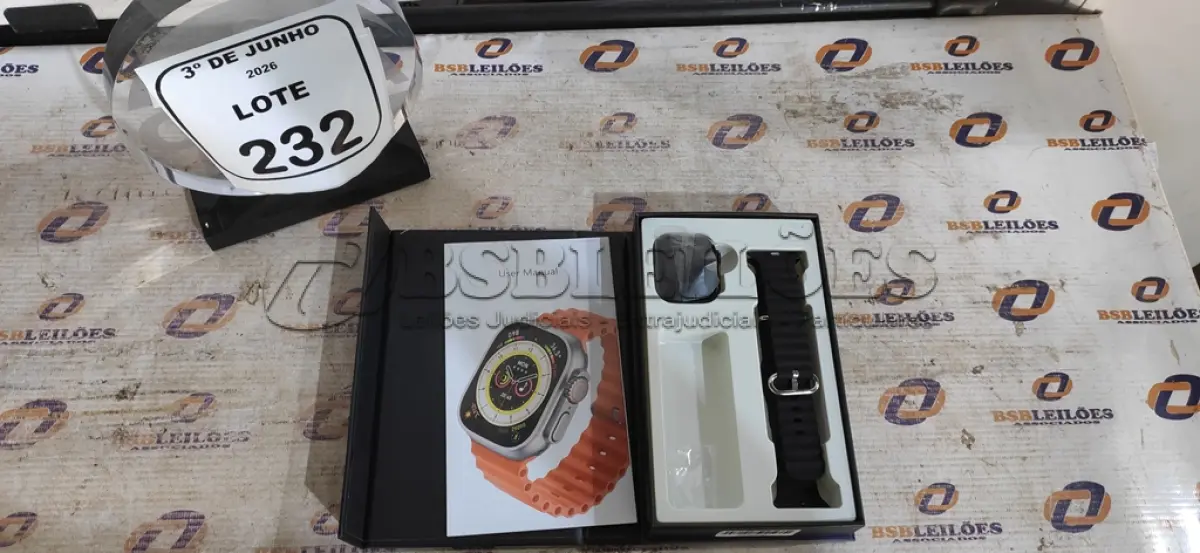 LOTE 232 - 01 SMART WATCH MODELO BE8 ULTRA MINI MARCA BENEDO. (NO ESTADO) ATENÇÃO! FAZER A VISITAÇÃO ANTES DE ARREMATAR, NÃO SABEMOS SE FUNCIONA, LEILÃO NÃO TEM GARANTIA E NEM DEVOLUÇÃO, SUJEITO A POSSÍVEIS AVARIAS VISÍVEIS/OCULTAS E/OU AUSÊNCIA DE COMPONENTES.