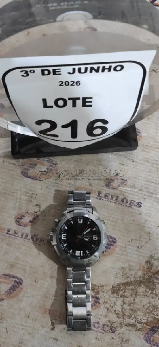 LOTE 216 - 01 RELÓGIO DE PULSO EM AÇO INOX RESISTENTE A ÁGUA MARCA TECHINO. (NO ESTADO) ATENÇÃO! FAZER A VISITAÇÃO ANTES DE ARREMATAR, NÃO SABEMOS SE FUNCIONA, LEILÃO NÃO TEM GARANTIA E NEM DEVOLUÇÃO, SUJEITO A POSSÍVEIS AVARIAS VISÍVEIS/OCULTAS E/OU AUSÊNCIA DE COMPONENTES.