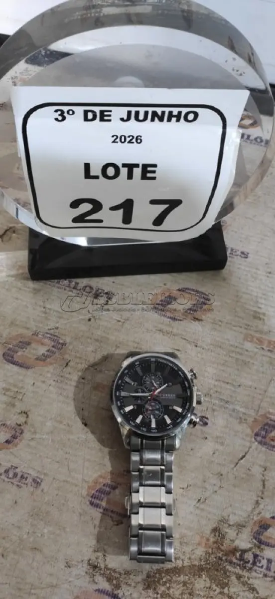 LOTE 217 - 01 RELÓGIO DE PULSO EM AÇO INOX RESISTENTE A ÁGUA MARCA CURREN. (NO ESTADO) ATENÇÃO! FAZER A VISITAÇÃO ANTES DE ARREMATAR, NÃO SABEMOS SE FUNCIONA, LEILÃO NÃO TEM GARANTIA E NEM DEVOLUÇÃO, SUJEITO A POSSÍVEIS AVARIAS VISÍVEIS/OCULTAS E/OU AUSÊNCIA DE COMPONENTES.