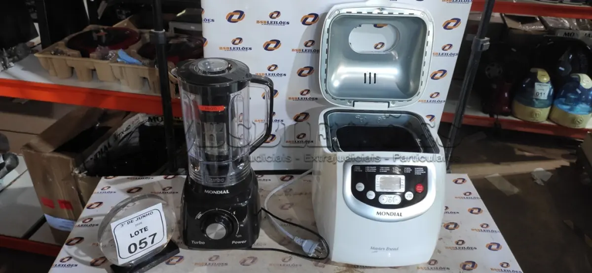 LOTE 057 - 01 PANIFICADORA MODELO MASTER BREAD 220V MARCA MONDIAL E 01 LIQUIDIFICADOR 550W 220V MARCA MONDIAL. (NO ESTADO) ATENÇÃO! FAZER A VISITAÇÃO ANTES DE ARREMATAR, NÃO SABEMOS SE FUNCIONA, LEILÃO NÃO TEM GARANTIA E NEM DEVOLUÇÃO, SUJEITO A POSSÍVEIS AVARIAS VISÍVEIS/OCULTAS E/OU AUSÊNCIA DE COMPONENTES.