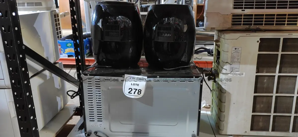 LOTE 278 - 01 FORNO ELÉTRICO 52L E 02 AIR FRYER 220V MARCA MONDIAL. (NO ESTADO) ATENÇÃO! FAZER A VISITAÇÃO ANTES DE ARREMATAR, NÃO SABEMOS SE FUNCIONA, LEILÃO NÃO TEM GARANTIA E NEM DEVOLUÇÃO, SUJEITO A POSSÍVEIS AVARIAS VISÍVEIS/OCULTAS E/OU AUSÊNCIA DE COMPONENTES.