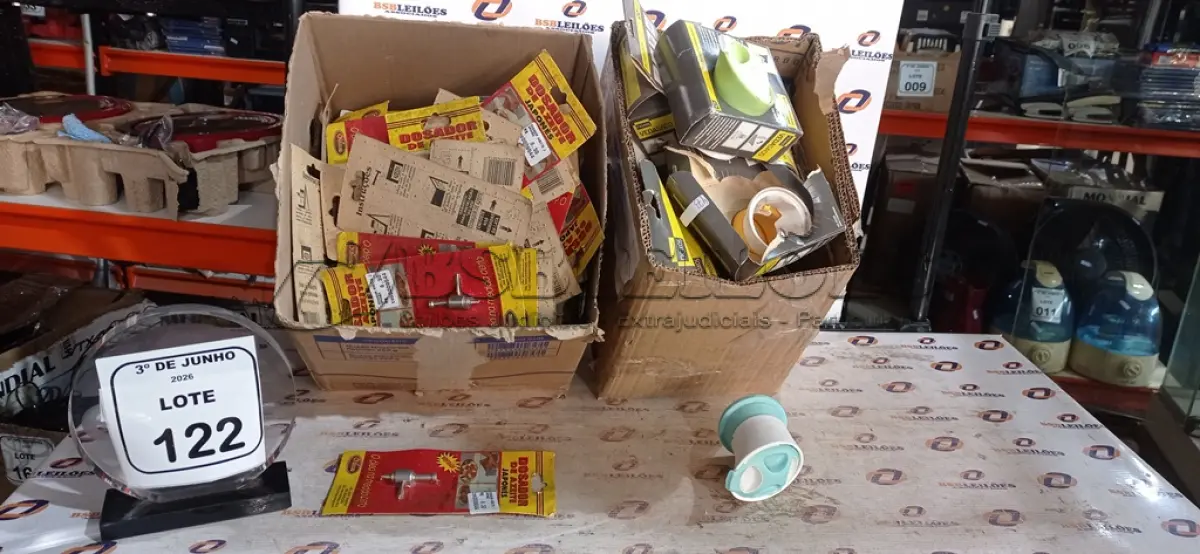 LOTE 122 - 01 LOTE COM GRANDE QUANTIDADE DE DOSADORES DE AZEITE E VEDAS SACOS. (NO ESTADO) ATENÇÃO! FAZER A VISITAÇÃO ANTES DE ARREMATAR, NÃO SABEMOS SE FUNCIONA, LEILÃO NÃO TEM GARANTIA E NEM DEVOLUÇÃO, SUJEITO A POSSÍVEIS AVARIAS VISÍVEIS/OCULTAS E/OU AUSÊNCIA DE COMPONENTES.