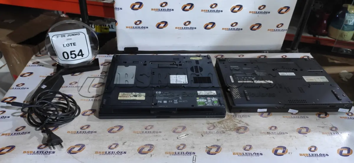 LOTE 054 - 01 NOTEBOOK MARCA HP COM CARREGADOR E 01 NOTEBOOK LINHA THINKPAD MARCA LENOVO SEM CARREGADOR. (NO ESTADO) ATENÇÃO! FAZER A VISITAÇÃO ANTES DE ARREMATAR, NÃO SABEMOS SE FUNCIONA, LEILÃO NÃO TEM GARANTIA E NEM DEVOLUÇÃO, SUJEITO A POSSÍVEIS AVARIAS VISÍVEIS/OCULTAS E/OU AUSÊNCIA DE COMPONENTES.