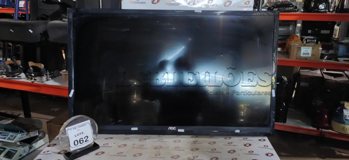 LOTE 062 - 01 TV 42’’ MARCA AOC PARA RETIRADA DE PEÇAS. (NO ESTADO) ATENÇÃO! FAZER A VISITAÇÃO ANTES DE ARREMATAR, NÃO SABEMOS SE FUNCIONA, LEILÃO NÃO TEM GARANTIA E NEM DEVOLUÇÃO, SUJEITO A POSSÍVEIS AVARIAS VISÍVEIS/OCULTAS E/OU AUSÊNCIA DE COMPONENTES.