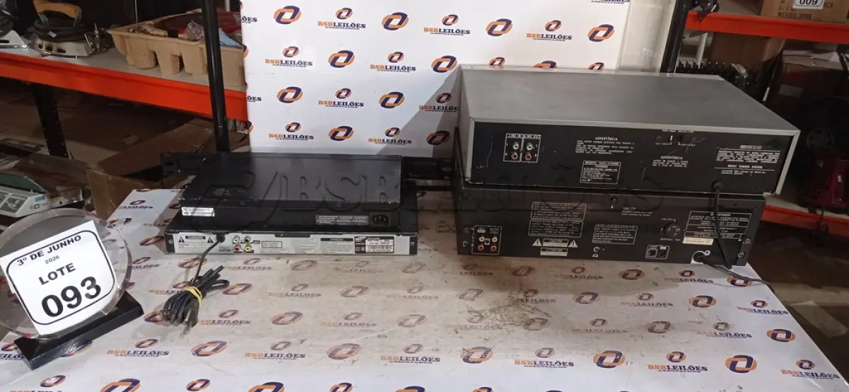 LOTE 093 - 01 DUBLE CASSETE DECK MARCA PIONEER, 01 CASSETE DECK MODELO TC-FX510R, 01 ACELERADOR DE APLICAÇÕES WAN STEELHEAD MARCA RIVERBED E 01 APARELHO DE DVD MARCA SAMSUNG. (NO ESTADO) ATENÇÃO! FAZER A VISITAÇÃO ANTES DE ARREMATAR, NÃO SABEMOS SE FUNCIONA, LEILÃO NÃO TEM GARANTIA E NEM DEVOLUÇÃO, SUJEITO A POSSÍVEIS AVARIAS VISÍVEIS/OCULTAS E/OU AUSÊNCIA DE COMPONENTES.