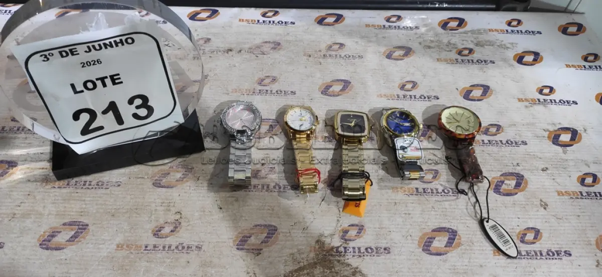 LOTE 213 - 05 RELÓGIOS DE PULSO. (NO ESTADO) ATENÇÃO! FAZER A VISITAÇÃO ANTES DE ARREMATAR, NÃO SABEMOS SE FUNCIONA, LEILÃO NÃO TEM GARANTIA E NEM DEVOLUÇÃO, SUJEITO A POSSÍVEIS AVARIAS VISÍVEIS/OCULTAS E/OU AUSÊNCIA DE COMPONENTES.